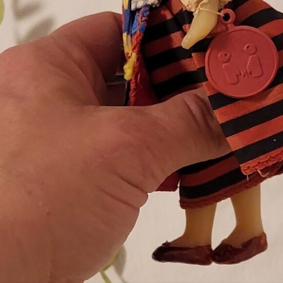 Vintage USSR Soviet miniature plastic Doll, Folk Costume traditionnel Antique - Picture 5 of 17